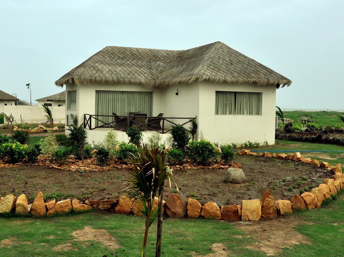 Serena Beach Resort Mandvi  Luaran gambar