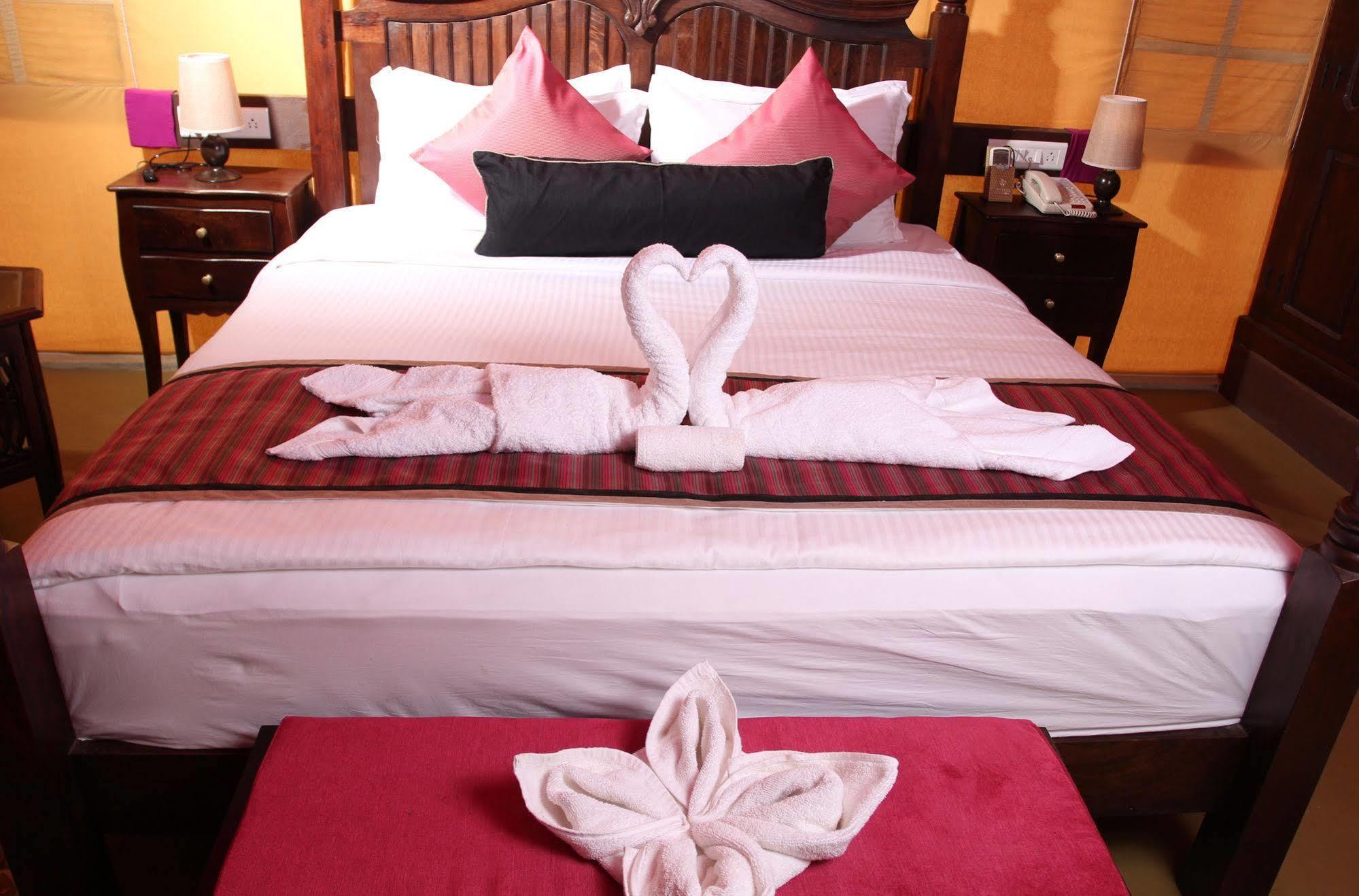 Serena Beach Resort Mandvi  Luaran gambar